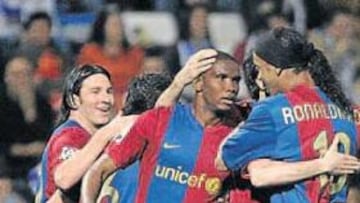 <b>GOLEADORES. </b>Messi y Etoo recibieron el sábado las felicitaciones de Ronie.