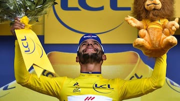 Gaviria histórico: Victoria de etapa y líder del Tour