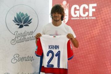 Presentación del nuevo jugador del Granada Rene Krhin.