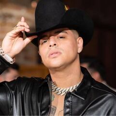 Eduin Caz vocalista de Grupo Firme celebra sus 30 años y anuncia su retiro: así dio la emotiva noticia