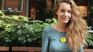 FOMO, la cámara personalizable que podrás llevar como un pin