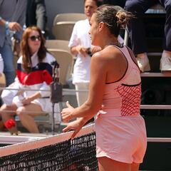 Sabalenka, a semifinales sin apretón de manos y con recado al público