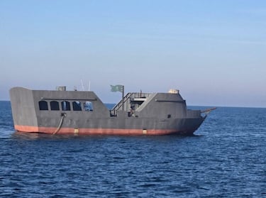 Hunden el mítico barco construido para las películas de ‘Piratas del Caribe’ y su nuevo destino está a casi 22 metros de profundidad