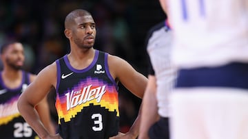 PHOENIX, ARIZONA - MAY 15: Chris Paul #3 of the Phoenix Suns reacts during the second half of Game Seven of the Western Conference Second Round NBA Playoffs against the Dallas Mavericks at Footprint Center on May 15, 2022 in Phoenix, Arizona. The Mavericks defeated the Suns 123-90. NOTE TO USER: User expressly acknowledges and agrees that, by downloading and or using this photograph, User is consenting to the terms and conditions of the Getty Images License Agreement.   Christian Petersen/Getty Images/AFP
== FOR NEWSPAPERS, INTERNET, TELCOS & TELEVISION USE ONLY ==