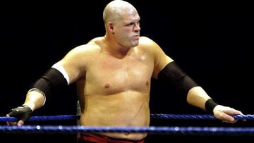 El luchador miembro del salón de la fama de la WWE, Kane, causó controversia al compartir en sus redes sociales un comentario acerca del conflicto de Rusia y Ucrania.