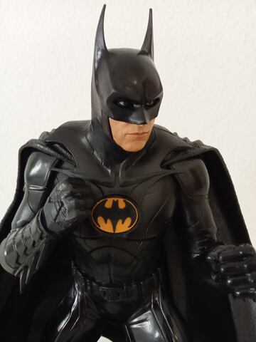 Batman de Michael Keaton en The Flash por McFarlane Toys