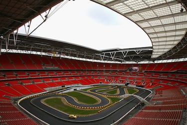 El 3 de diciembre 2007 se disputó en el estadio de Wembley
la Carrera de Campeones, un evento donde varios pilotos británicos, como Jenson Button o David Coulthard, compitieron para llevarse el homenaje.
