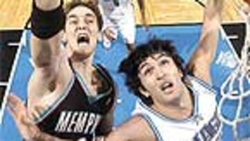 <b>SAN PAU</B>. Pau achica los 2.10 de Pachulia, el georgiano de Magic.