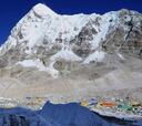 Prohíben escalar el Everest a dos indios durante 10 años