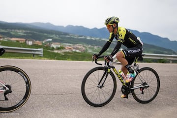 Esteban Chaves y Miguel Ángel López fueron protagonistas de la etapa 17. El corredor del Mitchelton-Scott terminó segundo, mientras que el pedalista del Astana subió un puesto en la general. 