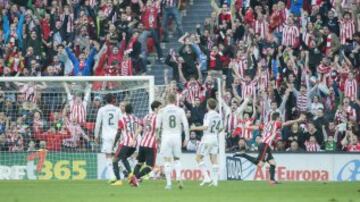 Aduriz marca el 1-0.