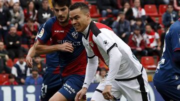 De Tomás, durante el partido del Rayo contra el Huesca.