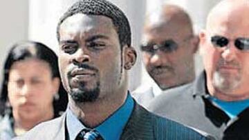 <b>PROTESTAS EN ATLANTA. </b>Partidarios de PETA, asociación en defensa de los animales, protestaron ayer frente al centro deportivo de los Atlanta Falcons en Flowery Branch.