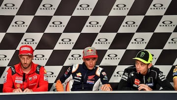 Dovizioso, M&aacute;rquez y Rossi.