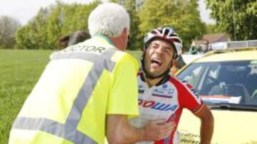 Joaquim &#039;Purito&#039; Rodriguez se queja del dolor tras su ca&iacute;da en la Amstel Gold Race.