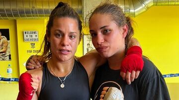 Las coaspirantes por el Campeonato de España del supergallo Natali Francesca y Tania Álvarez después de un sparring.