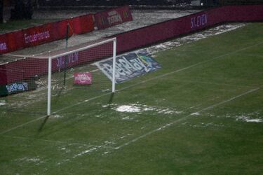 Por fuertes lluvias en Medellín, que afectaron el estado del campo de juego, el amistoso entre Atlético Nacional y Alianza Lima fue aplazado para este domingo 15 de enero.