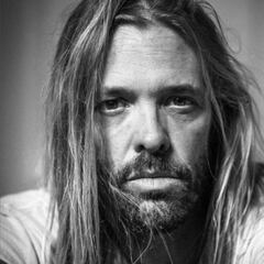 Muere Taylor Hawkins, baterista de Foo Fighters, en Bogotá