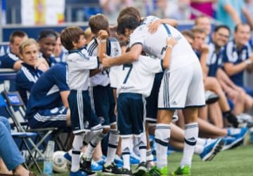 Los hijos de Raúl no se perdieron la despedida de su padre con el Schalke.