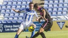 El defensa Fernando Vega renueva por el Recreativo