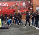 Altercados entre aficionados de Liverpool y Roma en Anfield