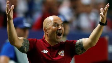 Sampaoli celebra con Sevilla su primer triunfo en Champions