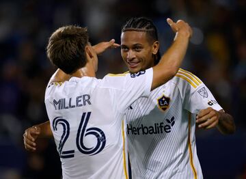 LA Galaxy también sobrevivió y, de hecho, es uno de los favoritos a ganar el título de esta edición.