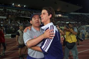 César Vaccia obtuvo dos títulos por Torneos Nacionales. Ambos con Universidad de Chile, en el 1999 y el 2000.