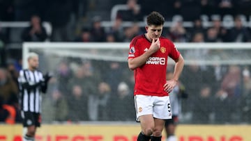 Soccer Football - Premier League - Newcastle United v Manchester United - St James' Park, Newcastle, Britain - December 2, 2023 Manchester United's Harry Maguire looks dejected REUTERS/Scott Heppell NO USE WITH UNAUTHORIZED AUDIO, VIDEO, DATA, FIXTURE LISTS, CLUB/LEAGUE LOGOS OR 'LIVE' SERVICES. ONLINE IN-MATCH USE LIMITED TO 45 IMAGES, NO VIDEO EMULATION. NO USE IN BETTING, GAMES OR SINGLE CLUB/LEAGUE/PLAYER PUBLICATIONS.