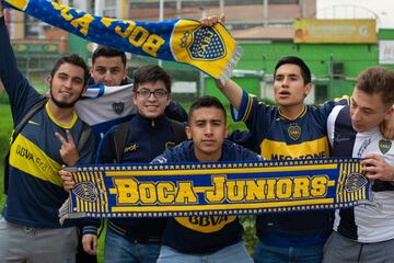 El equipo argentino hizo un trabajo regenerativo en la cancha principal de la Federación Colombia de Fútbol. Villa y Fabra, los dos colombianos presentes. 