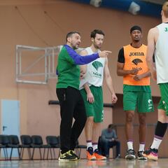 Navarro: “Solo el Madrid mete ahora más triples que el Palencia”