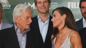 Así ha sido el encuentro de la Reina Letizia y Michael Douglas en Mallorca