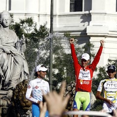 Los ciclistas que han ganado las tres grandes vueltas