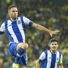 Medios de Vitória colocan a Miguel Layún en el Alavés