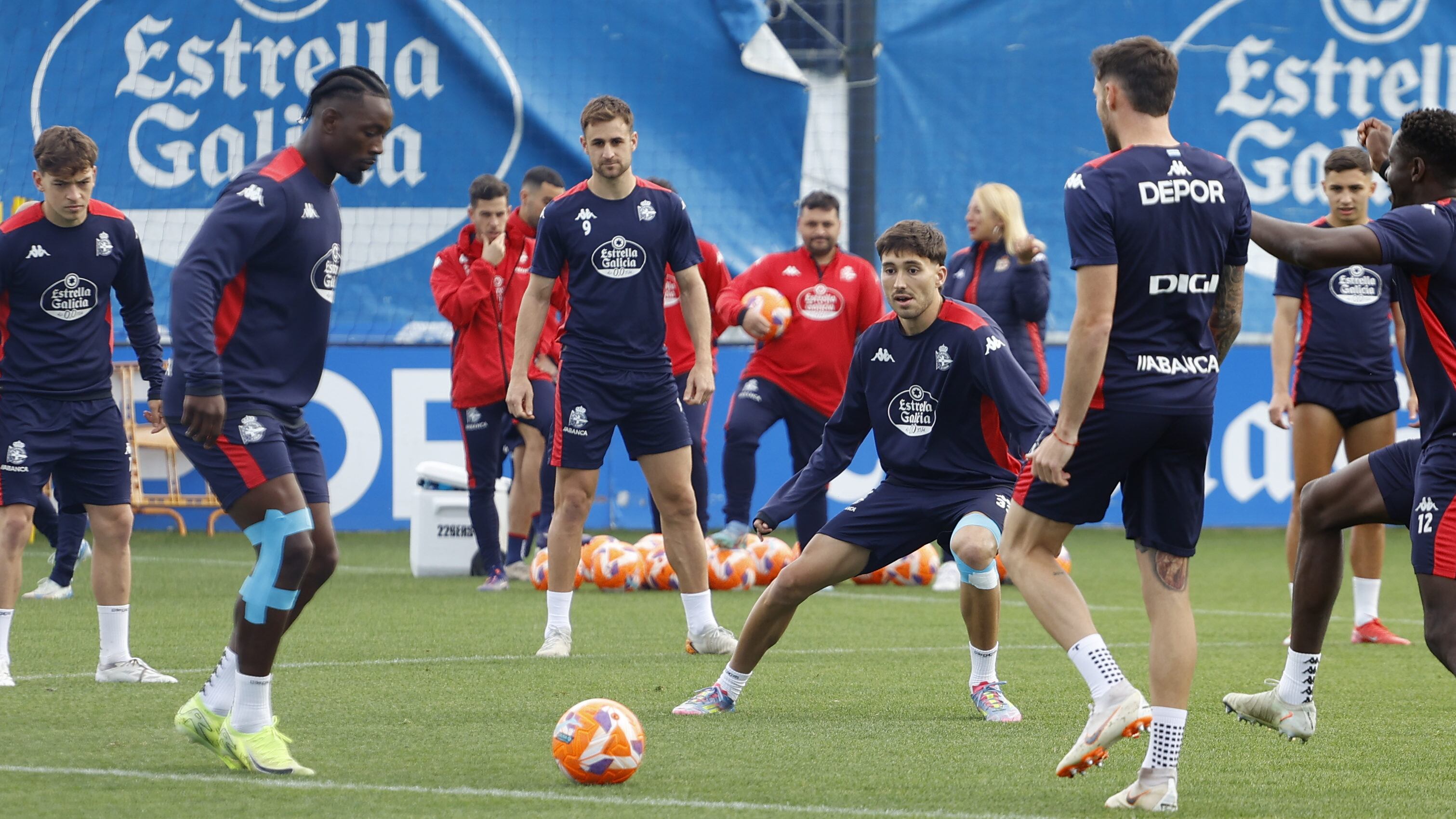 03/05/25 DEPORTIVO DE LA CORUÑA ENTRENAMIENTO  OBRADOR BOULDINI