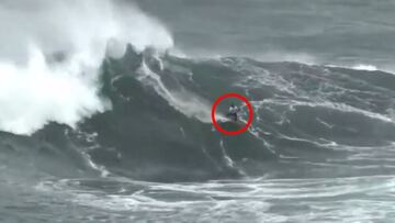 El surfista ecuatoriano de olas grandes ha sufrido una de las peores caídas del día en el capeonato de olas gigantes Illa Pancha Challenge disputado en Ribadeo (Lugo, Galicia, España) el lunes, 1 de febrero del 2021.