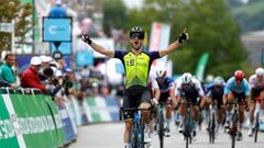 Aaron Gate celebra su triunfo en la tercera etapa del Tour de Luxemburgo.