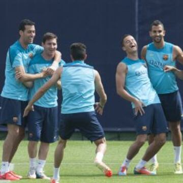 ALEGRÍA. El Barça se va a jugar la Liga en dos jornadas con la sonrisa en el rostro. Un equipo feliz tras una semana de fastos.