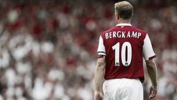 La elegancia holandesa que deleitó al Arsenal: Dennis Bergkamp