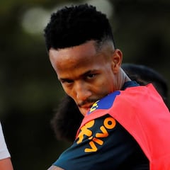 Militao deja práctica de Brasil, tras dolor en la cadera