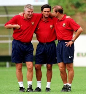 Mourinho con Van Der Lem y Hoek durante un entrenamiento del Barcelona en la temporada 98/99.