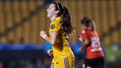 Katty Mart&iacute;nez marc&oacute; de chilena en el partido ante Tijuana