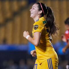 Katty Martínez marcó de chilena en el partido ante Tijuana