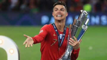 Cristiano Ronaldo celebra la Liga de Naciones con Portugal.