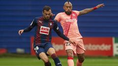 Vidal se luce con una asistencia en empate del Barça ante Eibar