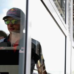 Sainz: “Alonso debería luchar por el título”