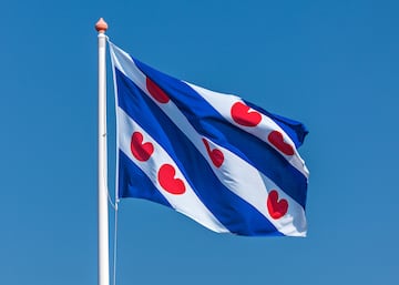 Frisia es una de las doce provincias que conforman el Reino de los Países Bajos y lo que llama la atención de su diseño es que está repleta de corazones.