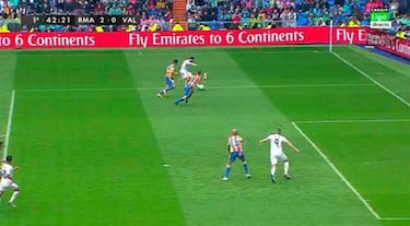 Benzema offside then onside for Real Madrid's second goal