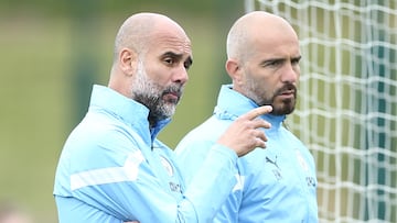 Manchester (United Kingdom), 06/06/2023.- Manchester City manager Pep Guardiola (L) speaks to assistant manager Enzo Maresca during a training session on the UEFA Champions League media day at the City Football Academy in Manchester, Britain, 06 June 2023. Manchester City will play Inter Milan in the UEFA Champions League final at the Ataturk Olympic Stadium in Istanbul on 10 June 2023. (Liga de Campeones, Reino Unido, Estanbul) EFE/EPA/ADAM VAUGHAN
