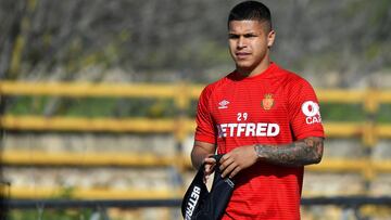 El Cucho, en un entrenamiento con el Mallorca.